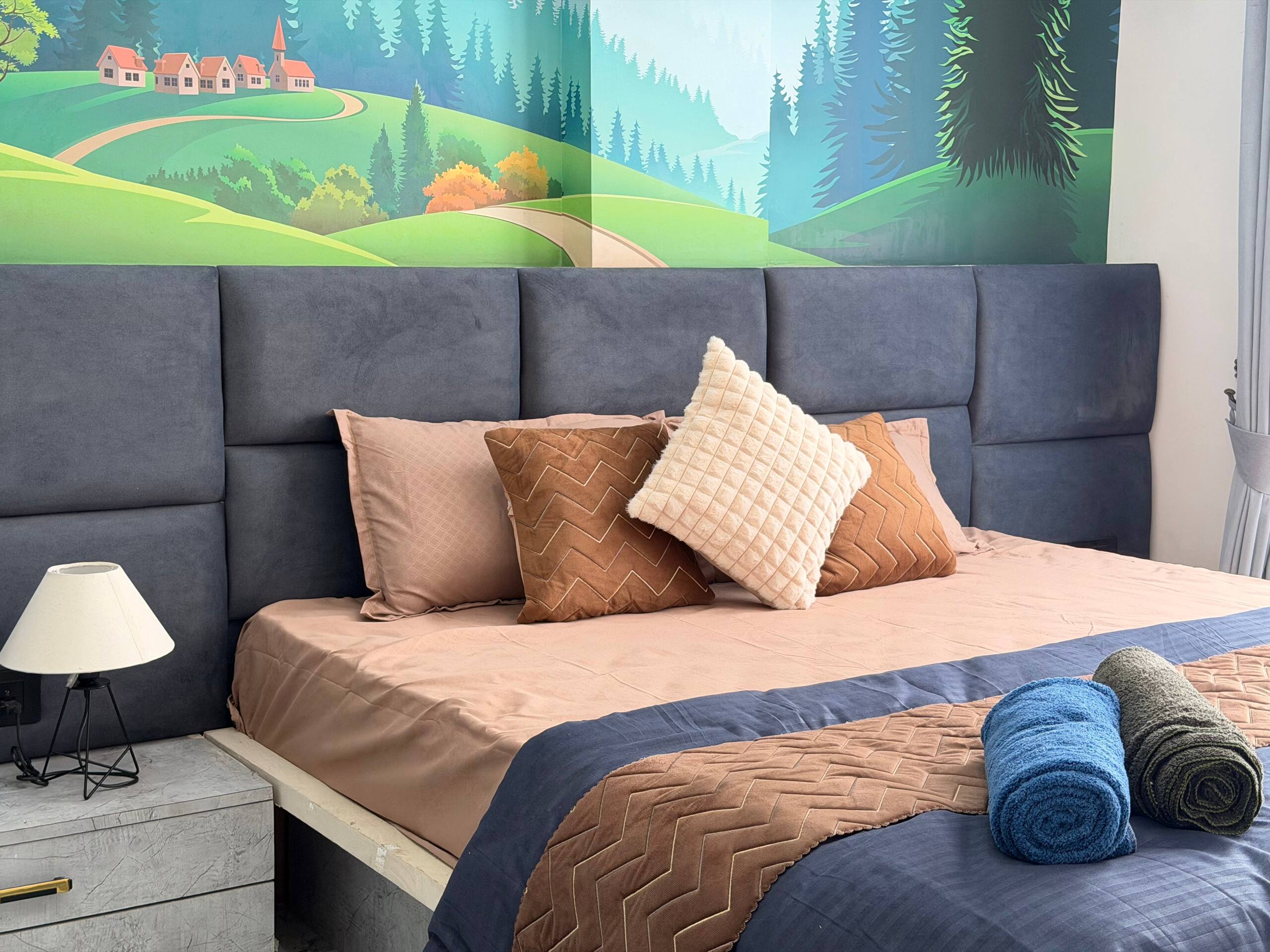 Luxury 1BHK Hotel Comfort Couple Friendly Wi Fi - Tap to explore photos