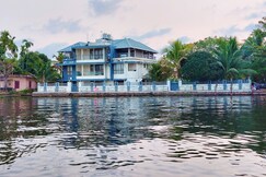 Captains Cabin Resort