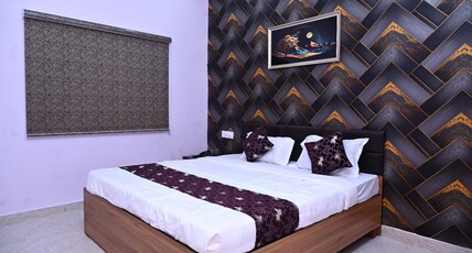 Hotel Royal Inn 2 Near ISBT Bus Stand Room Type - Deluxe Double Bed Room
