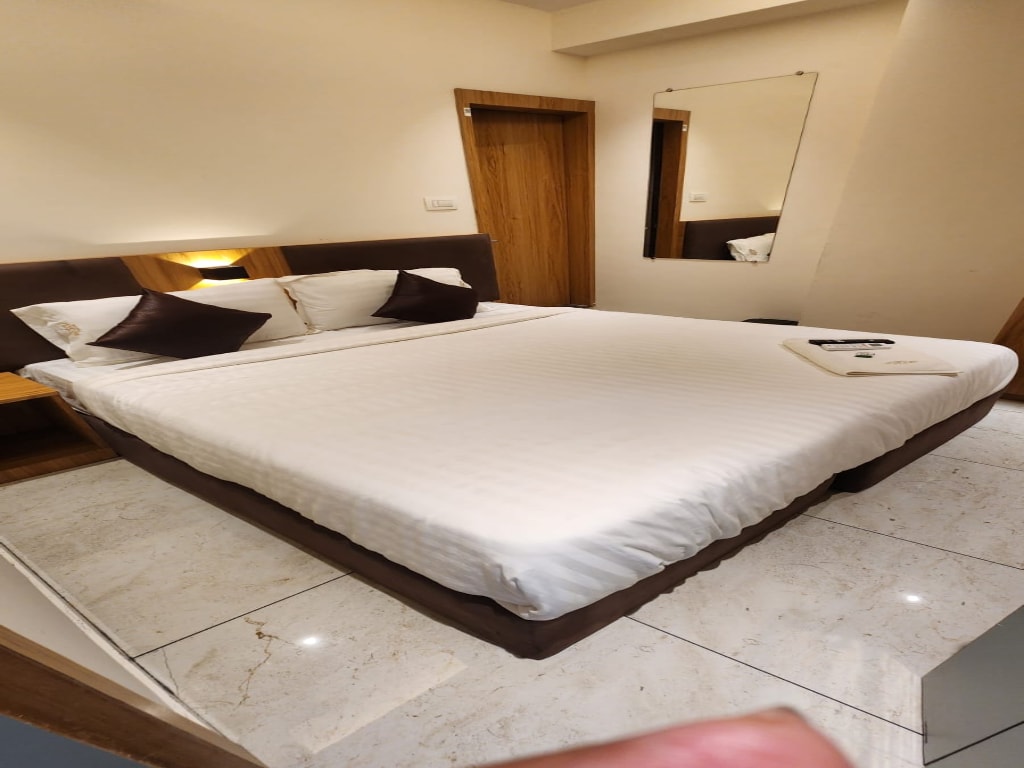 Hotel Hycon - Tap to explore photos