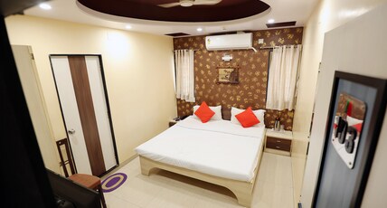 Lilas Hotel Room Type - STANDARD AC ROOM
