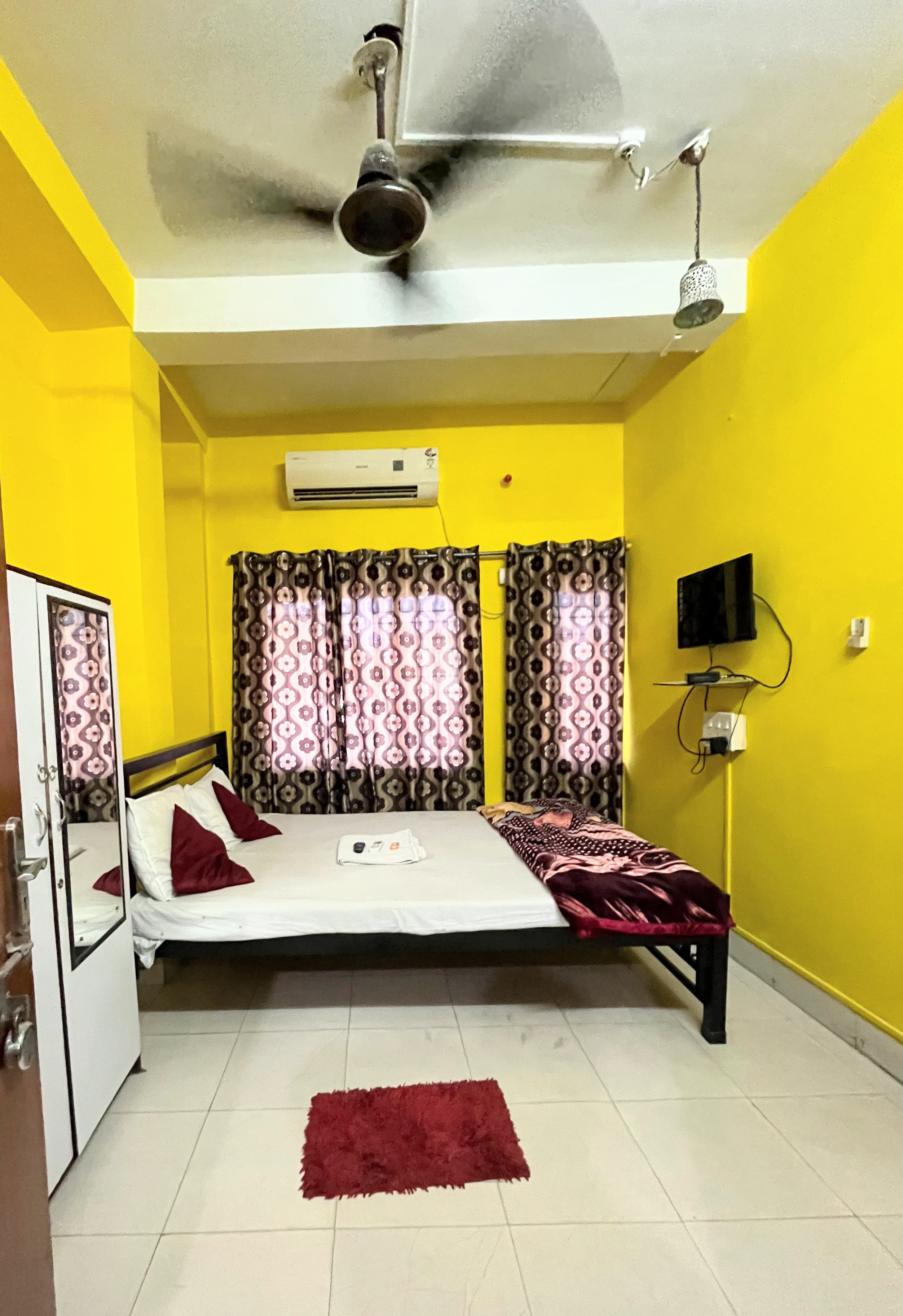 Atithi Home | On 8B Jadavpur Bus Stand - Tap to explore photos
