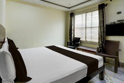 Photos of Hotel O Shiva Ram Budget Rooms