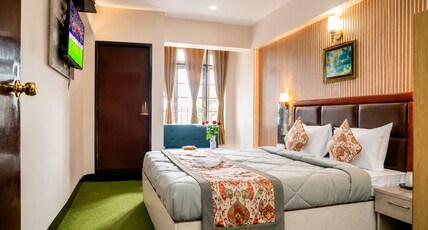 Hotel Red Rose Room Type - Deluxe Double Bed Room