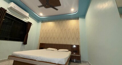 SR GRAND HOTEL Room Type - Deluxe Room with Air Conditioning