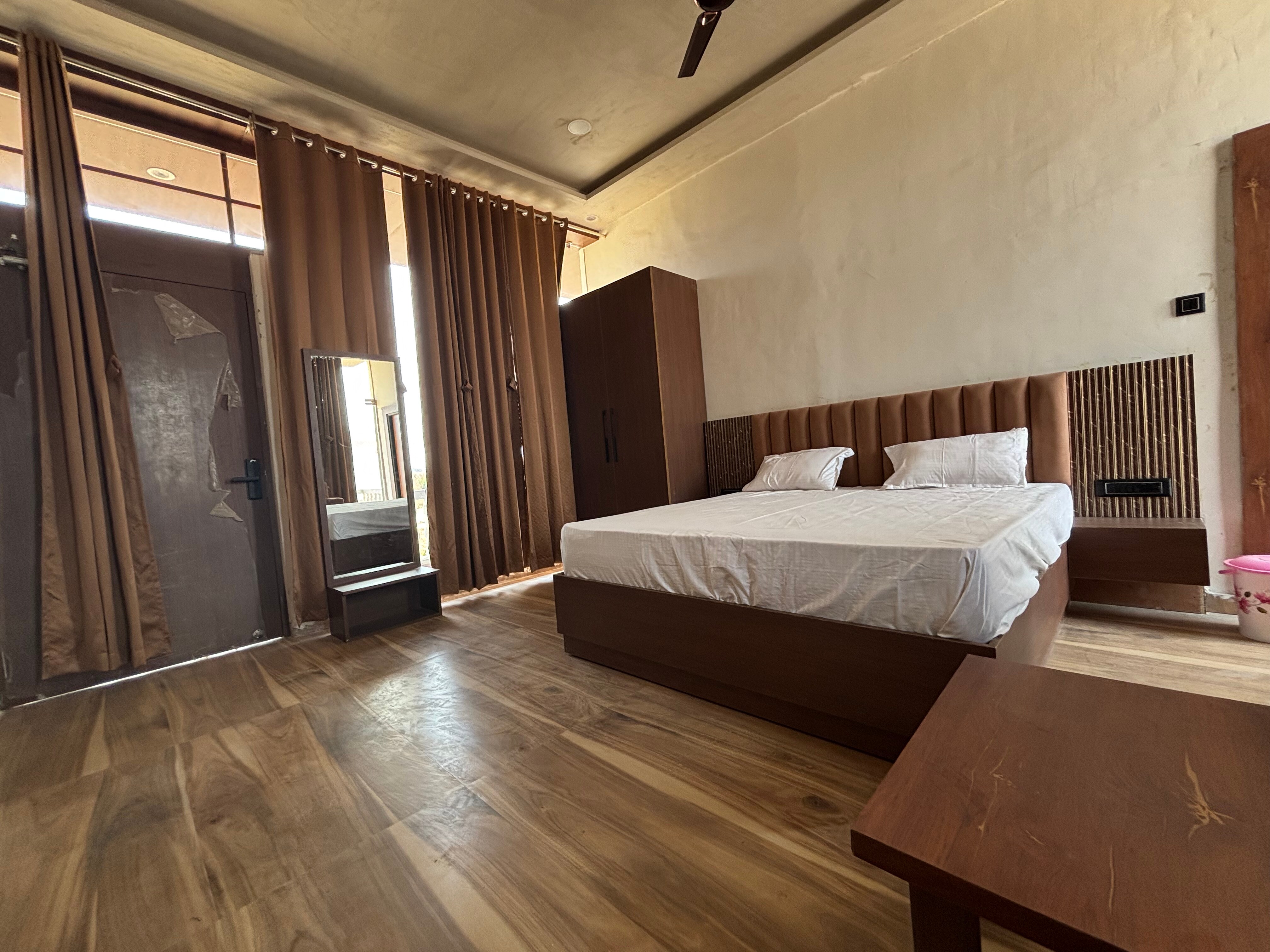Mansarovar Villa - Tap to explore photos