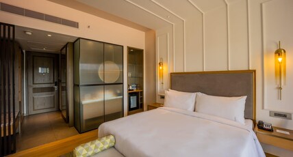 Holiday Inn Goa, Candolim Room Type - 1 King Bed Standard