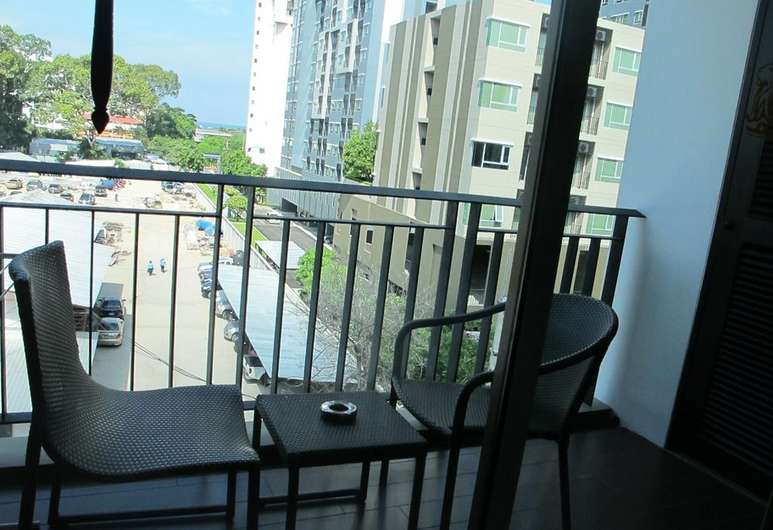 March Hotel Pattaya - Tap to explore photos