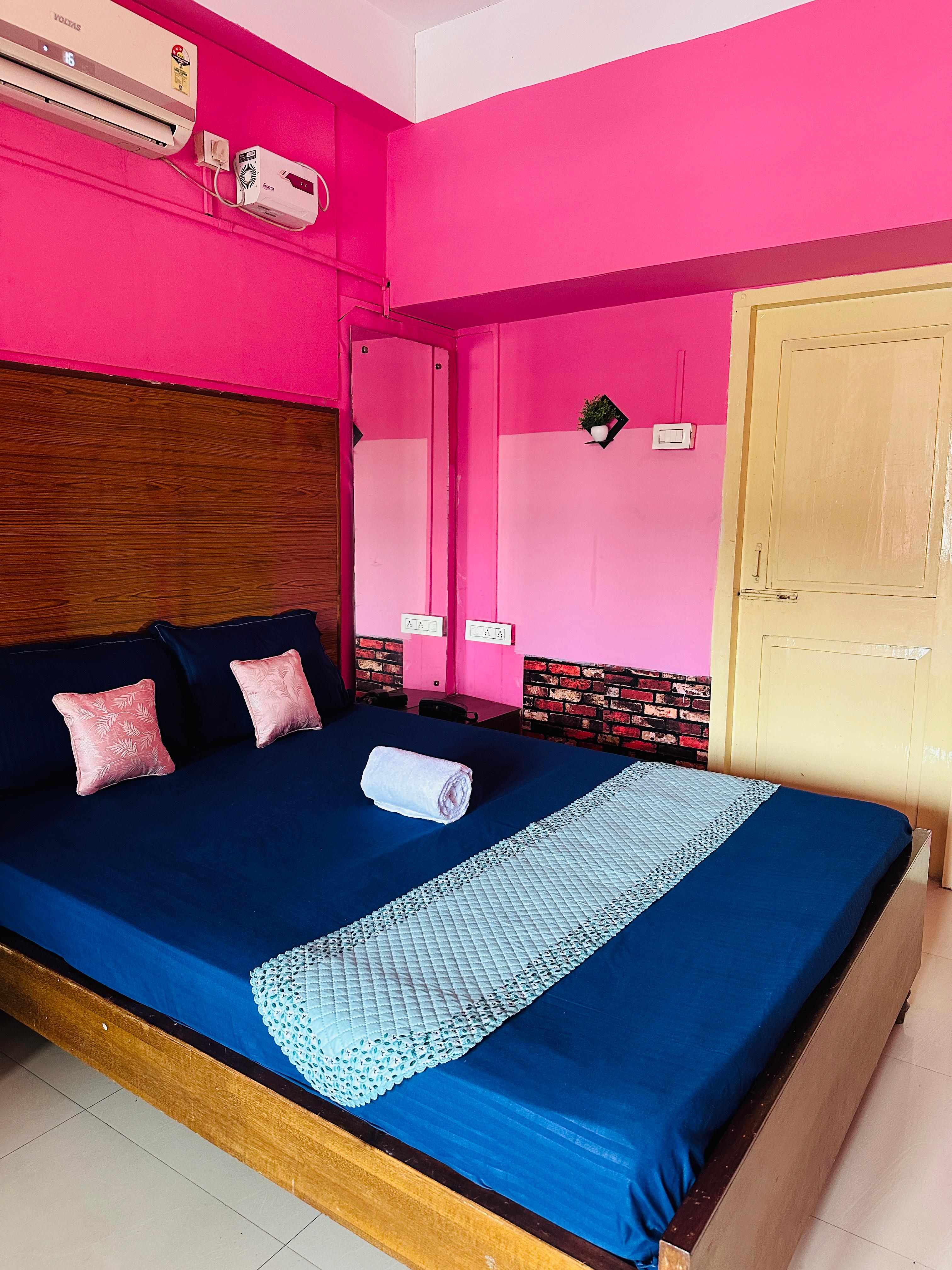 Arushi Homestay - Tap to explore photos