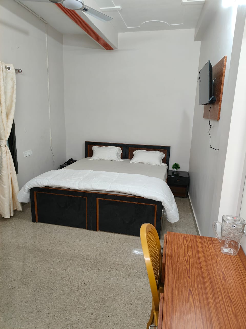 Parnkuti Home Stay - Tap to explore photos