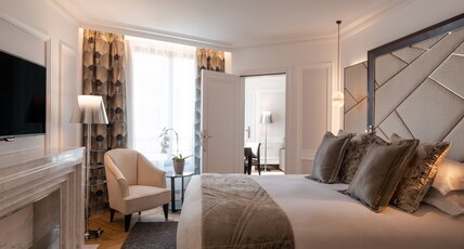 L'Hotel du Collectionneur Paris Room Type - Deluxe Suite L'Hotel du Collectionneur Paris Room Type - Deluxe Suite