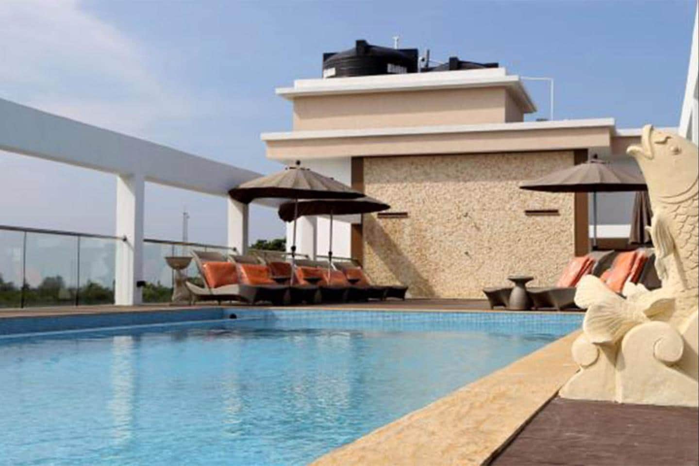 Lemon Tree Hotel,Candolim - Tap to explore photos