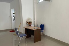 Hotel O Penginapan Musafir Syariah Near Paramount Woman & Childern's Hospital