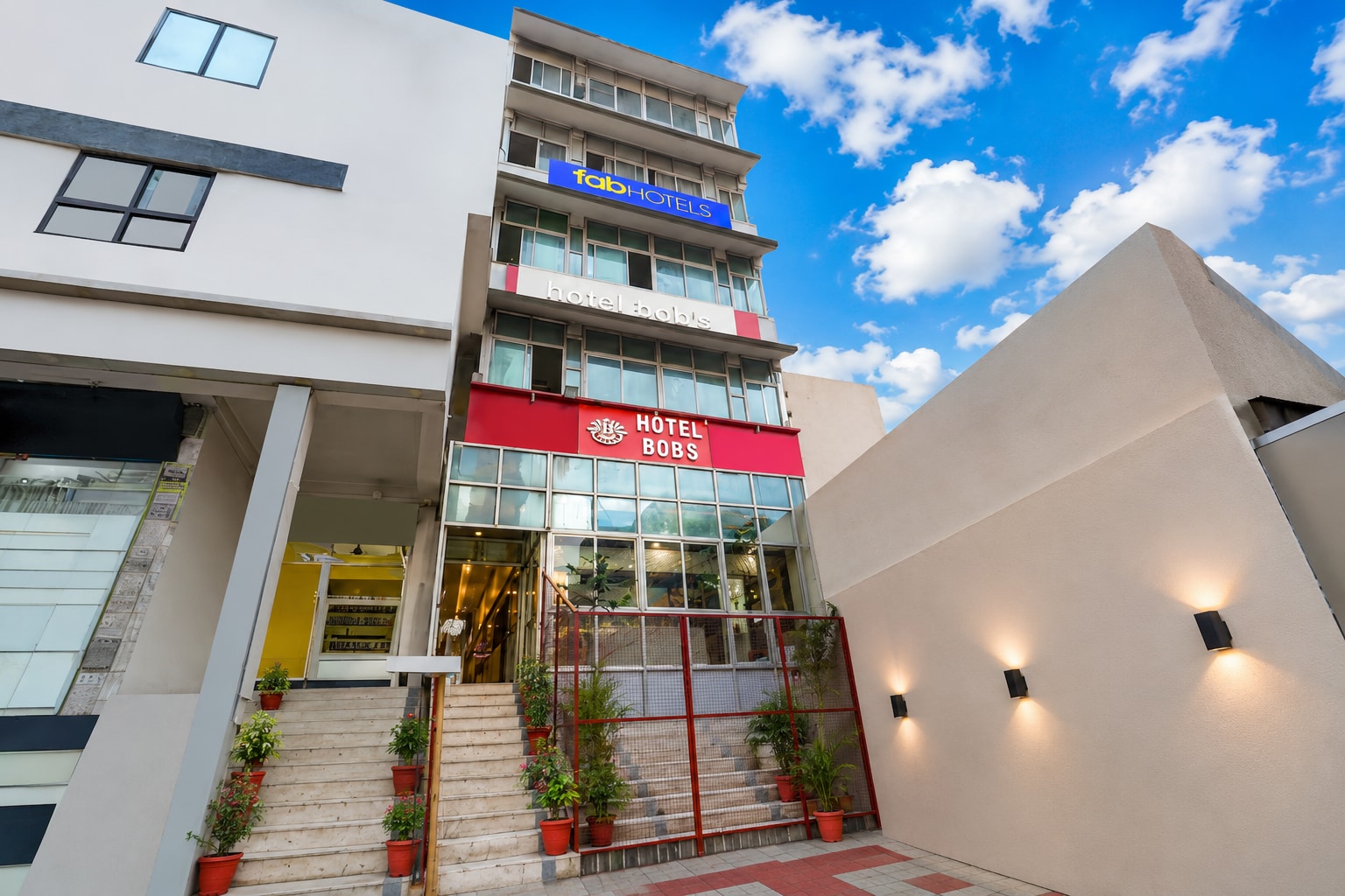 Fabhotel Bobs - 400m from Patna railway Station - Tap to explore photos
