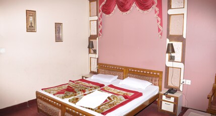 Hotel Pratiksha Room Type - Non AC Deluxe With Cooler