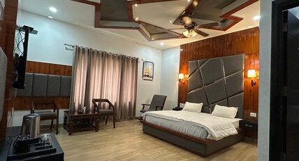 The Grand Hotel Room Type - Royal Suit