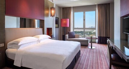 Park Rotana Abu Dhabi Room Type - One Bedroom Suite with Lounge Access - King Bed