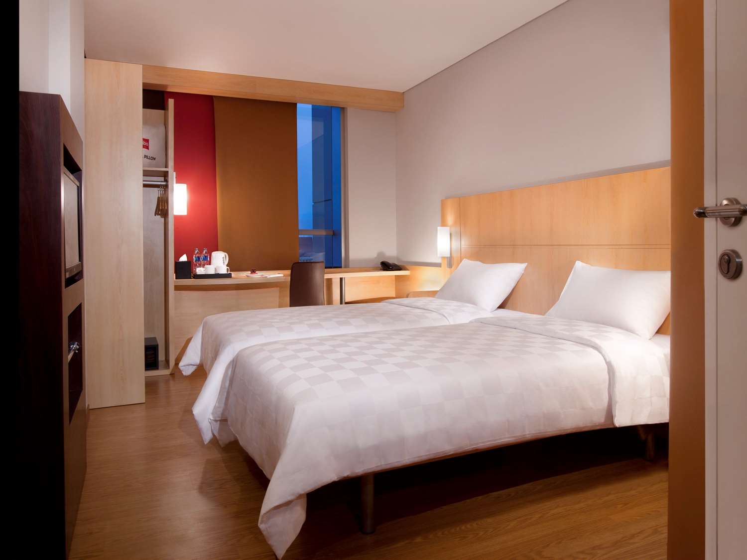 ibis Jakarta Senen - Tap to explore photos