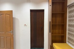 Spacious Luxury Stay with Furnished