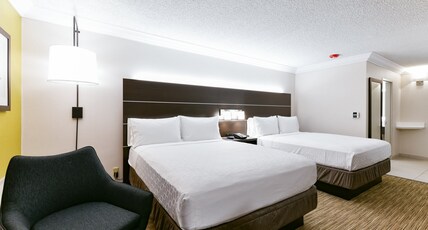 Holiday Inn Express Mill Valley - Sausalito Area Room Type - 2 Queen Standard Pool Access
