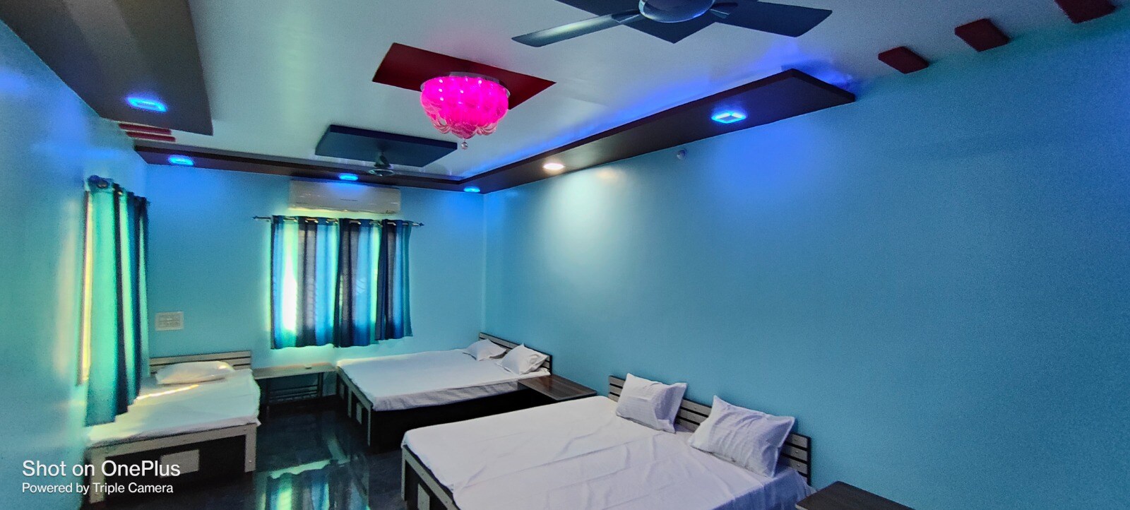 GYANIHOMESTAY - Tap to explore photos