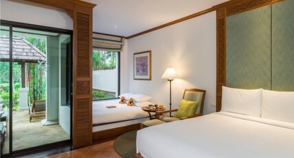 JW Marriott Phuket Resort & Spa Room Type - Family room, 1 King, Garden view, High floor, Balcony