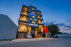 FabHotel Tree House - Nr. Yashobhoomi Convention Centre