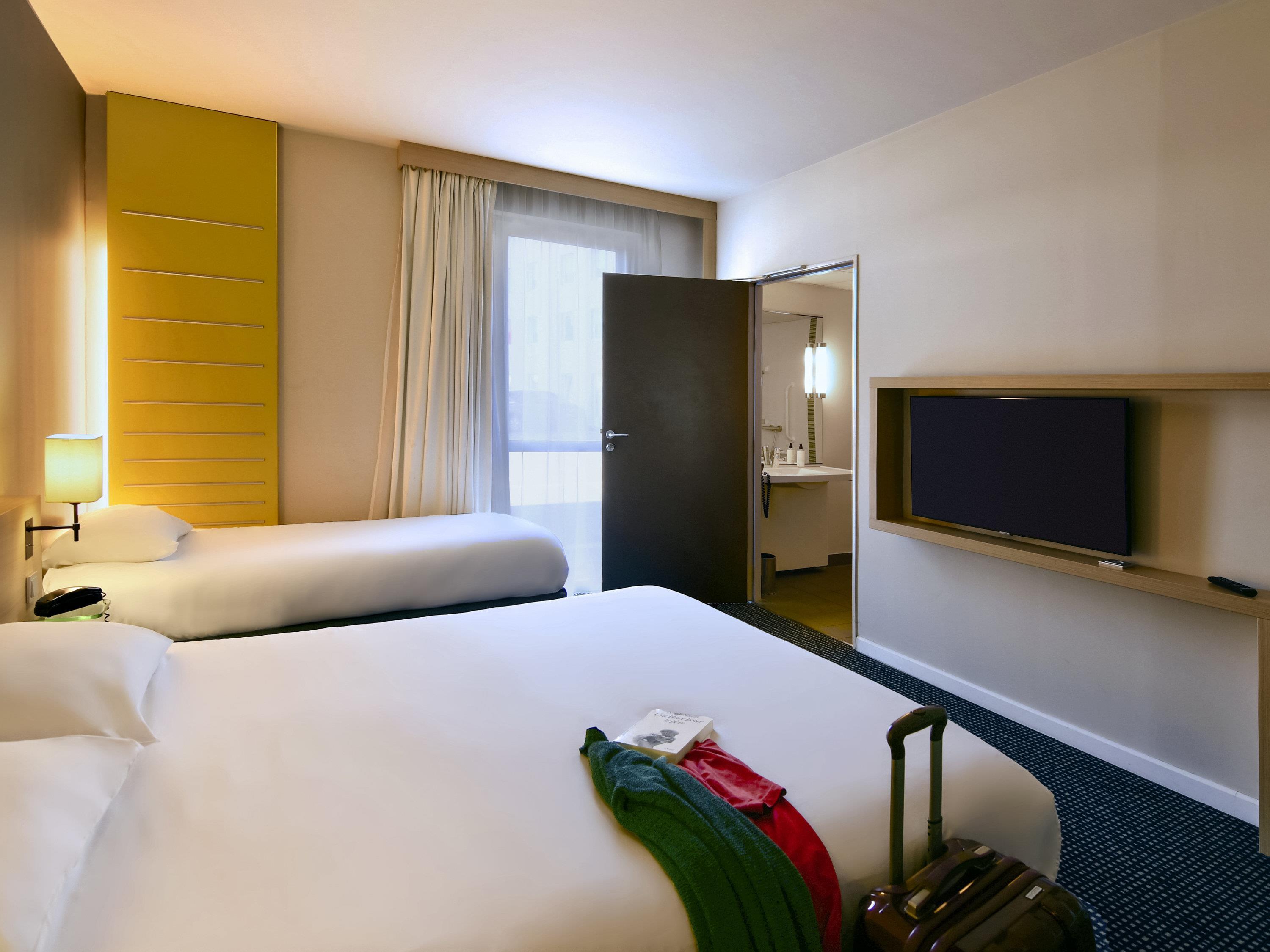 ibis Styles Nantes Rez - Tap to explore photos