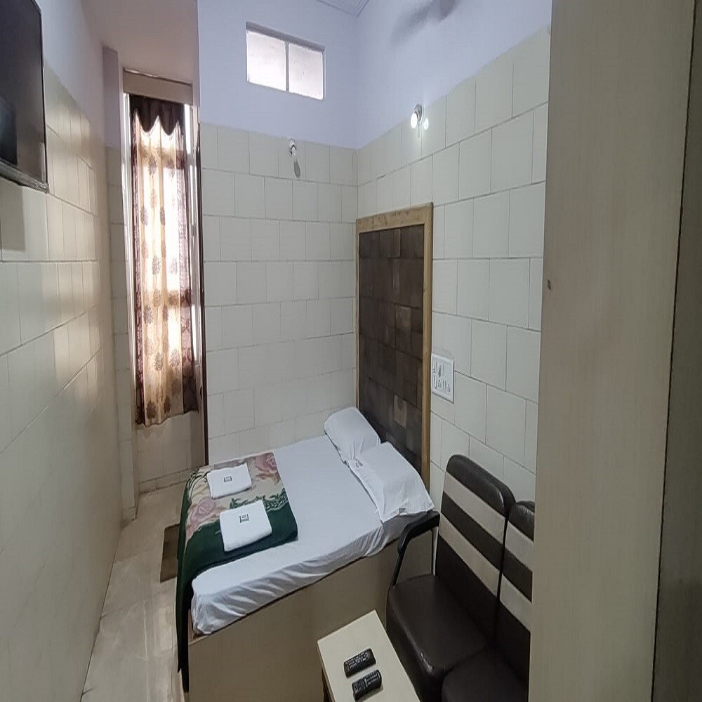 Hotel Adarsha Palace - Tap to explore photos