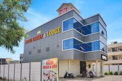 Hotel O Crown & Lodge
