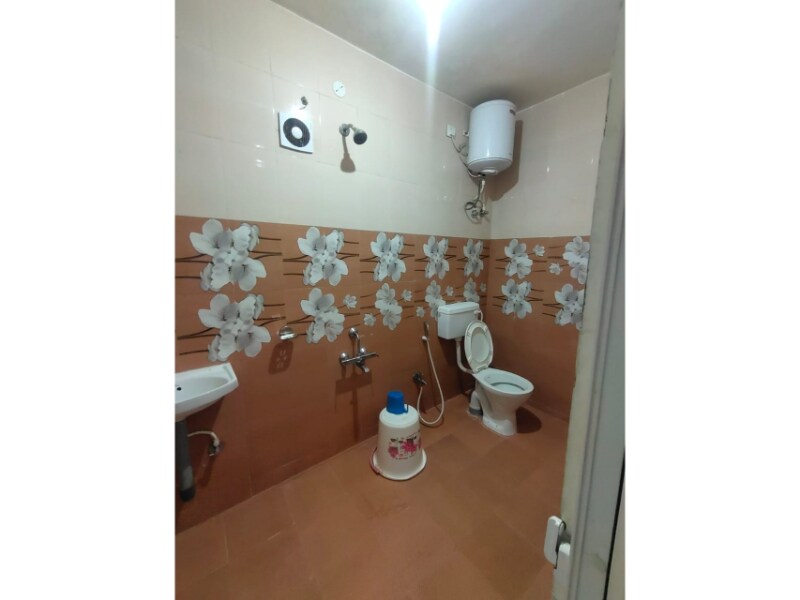 Phoenix Stay Ooty Rooms In a Villa - Tap to explore photos