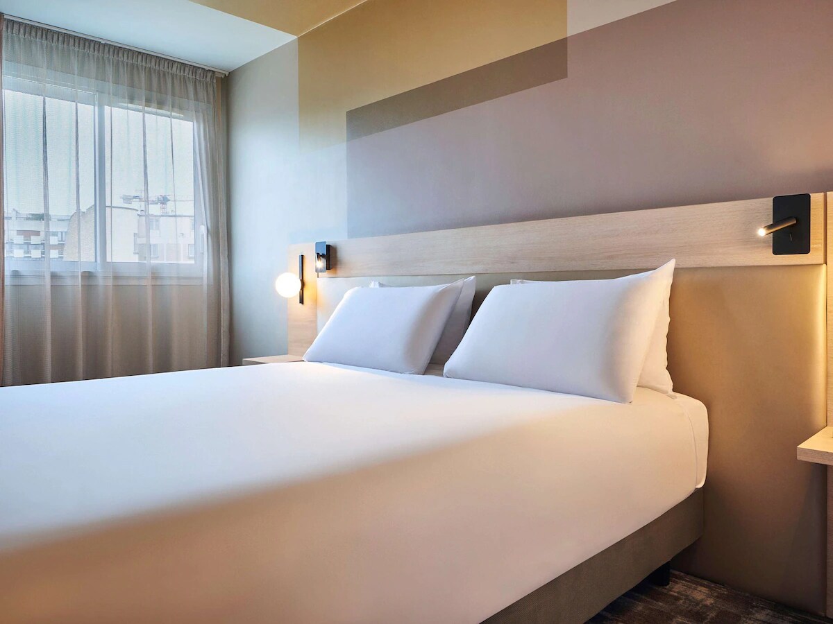 MERCURE PARIS 15 P VERSAILLES - Tap to explore photos