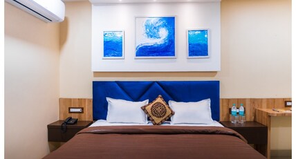 RAJESHWARI GUEST HOUSE Room Type - Deluxe Room