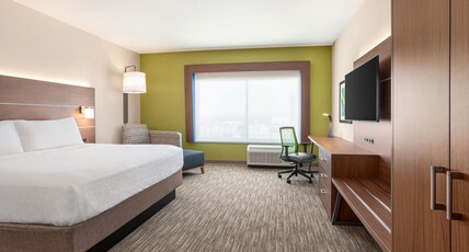 Holiday Inn Express & Suites Austin North Room Type - 1 King Standard Communication Accessible