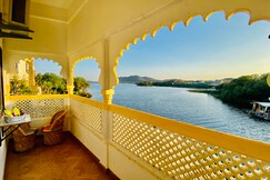 Vallabhgarh The Lake Retreat