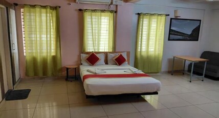FabHotel SM Suites Room Type - Deluxe Room