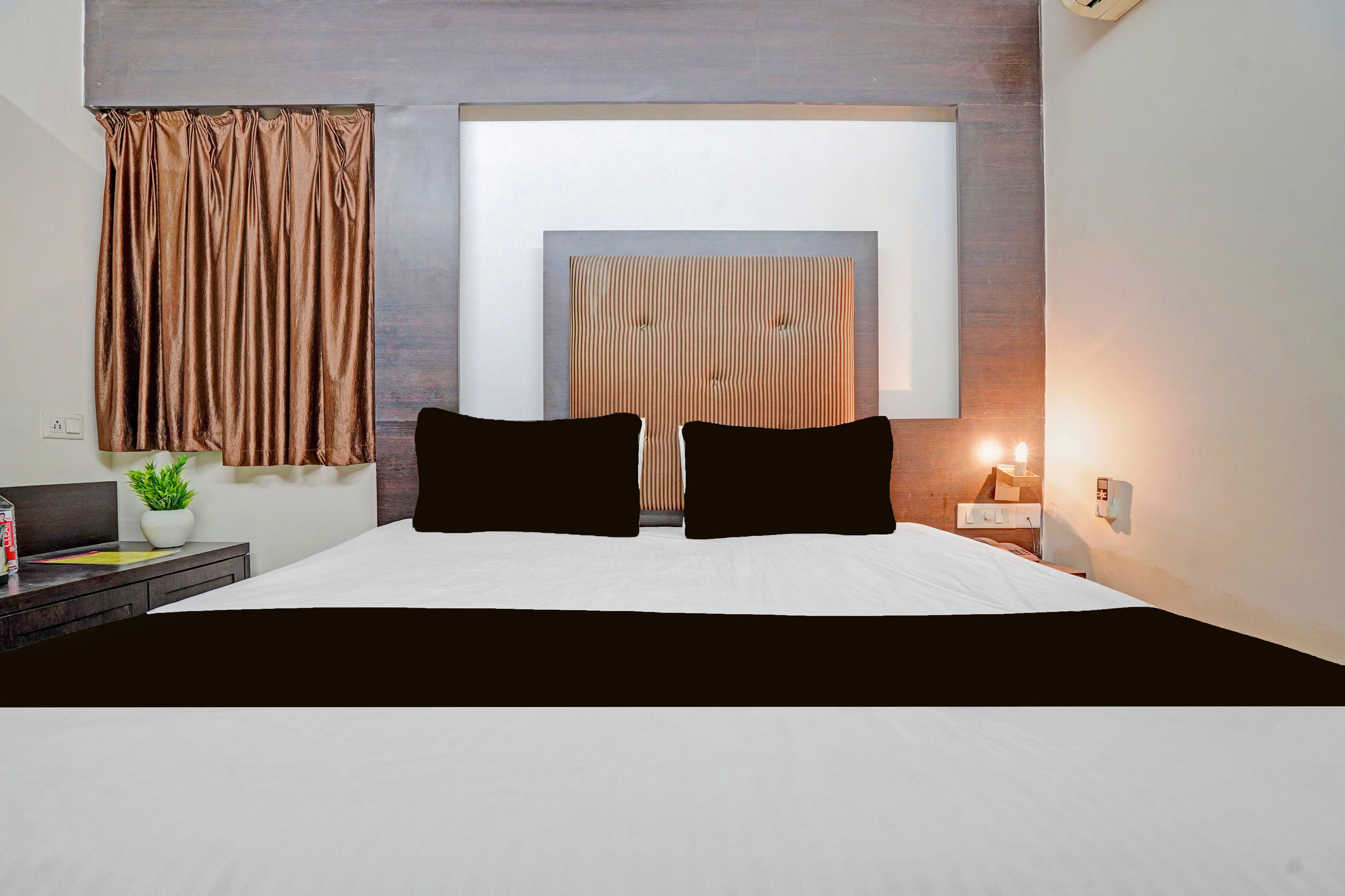 Super Collection O Dhanbad Railway Station Formerly Hotel VIP Residency - Tap to explore photos