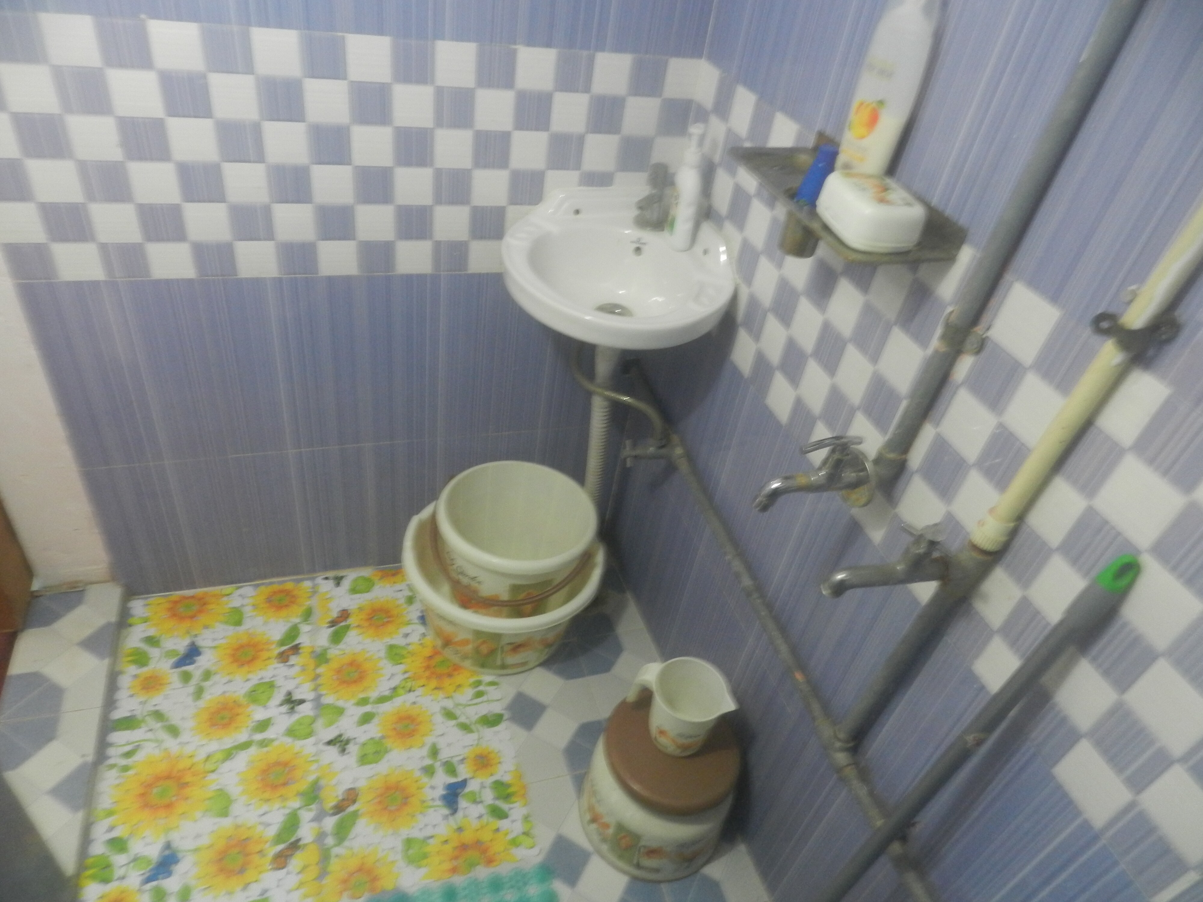 Gaytri Homestay - Tap to explore photos