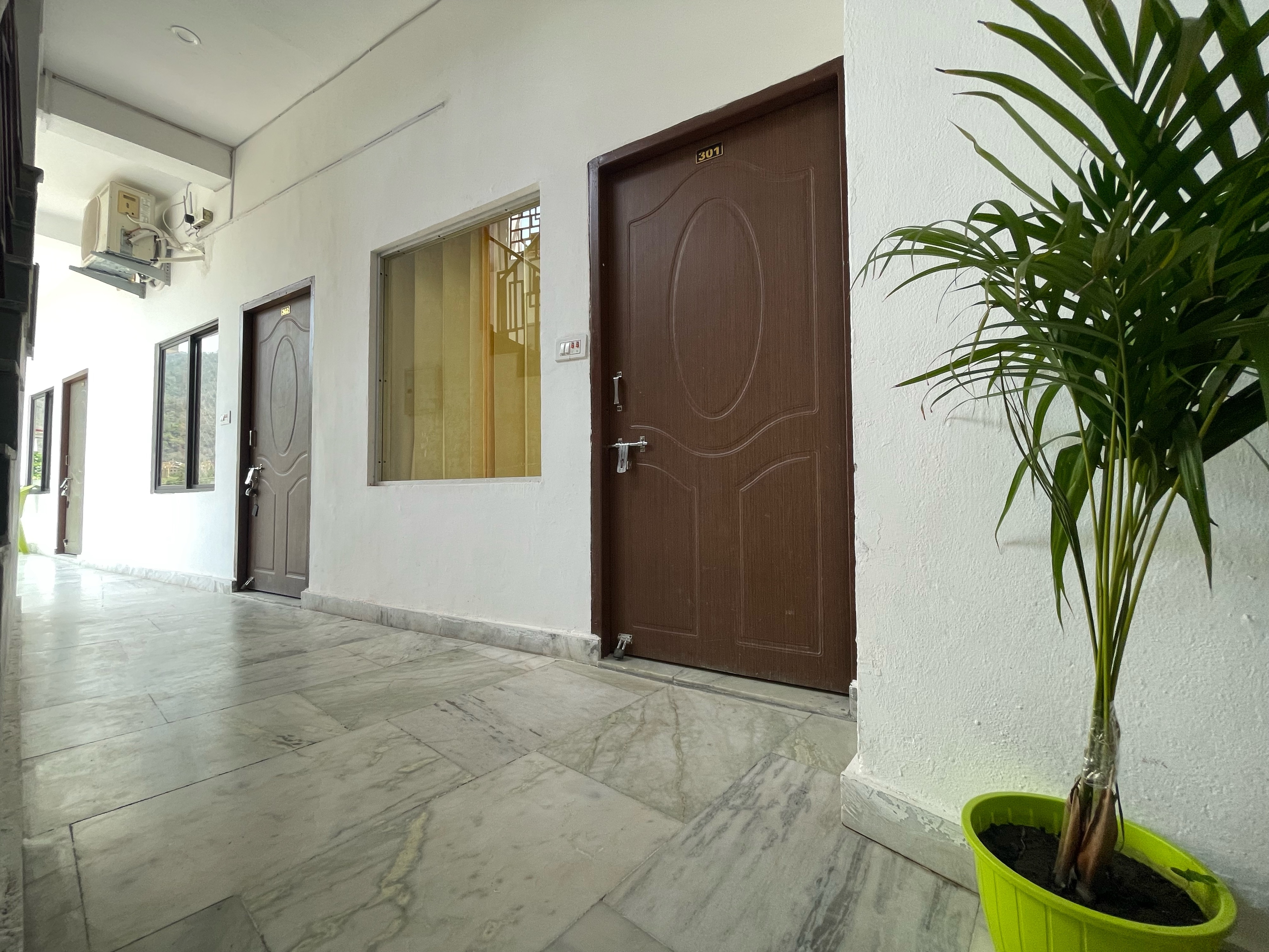 Hotel Gangesh Rishikesh - Tap to explore photos