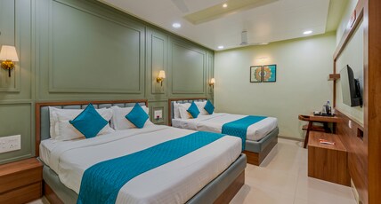 Hotel Sai Deluxe Room Type - Family Room AC