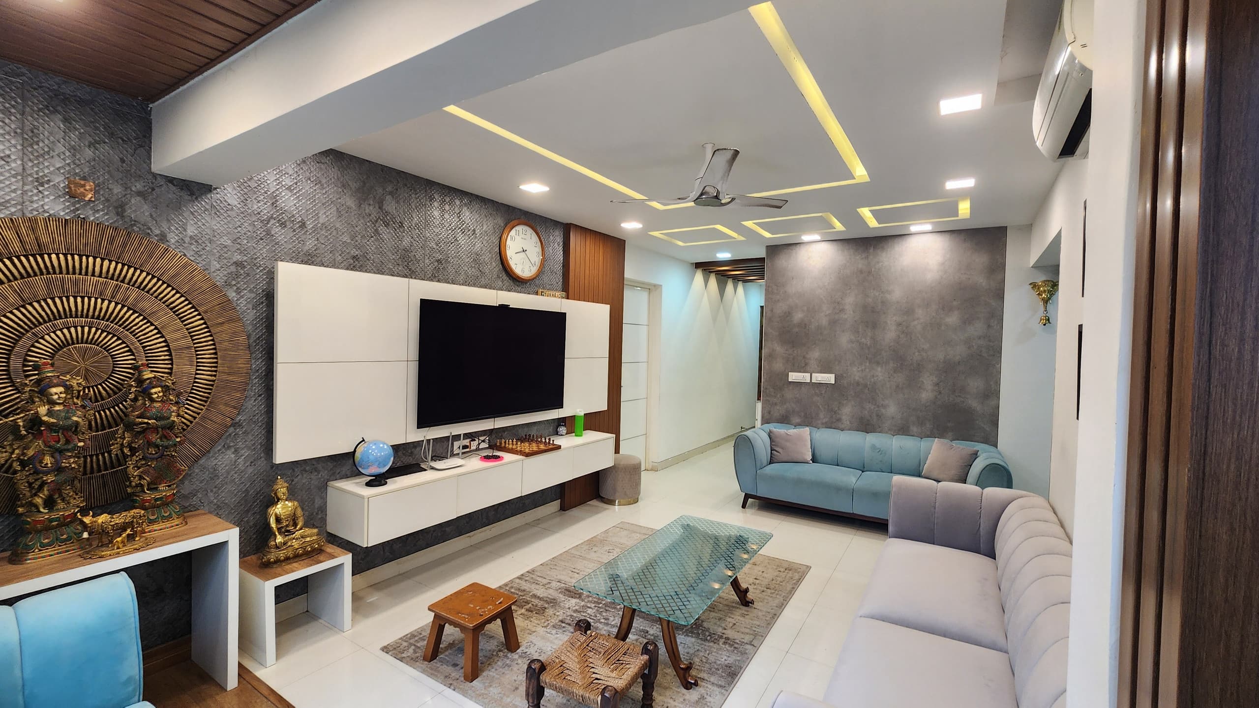 Premium Stay at Porur Near DLF - Tap to explore photos