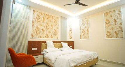Hotel Ganga Banquet And Restaurant Room Type - Super Deluxe Room