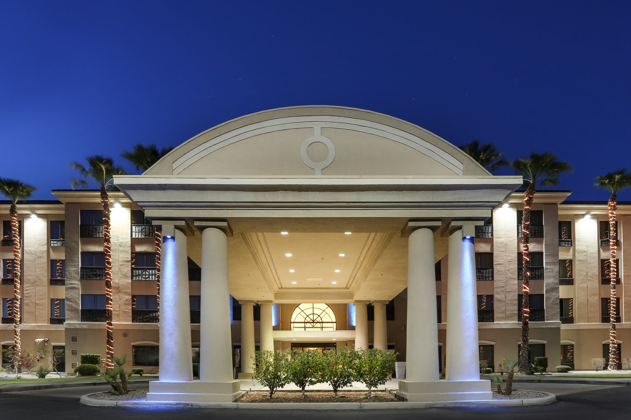 Holiday Inn Express Hotel & Suites Yuma - Tap to explore photos