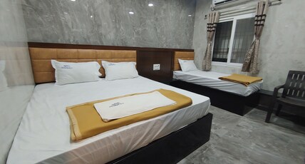 Sree Guru Pavanasuta Residency Room Type - 3 Bedded Room