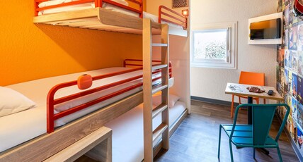 hotelF1 Paris Saint Denis Stade Room Type - Break Room for 3 travelers maximum - ontheroad basics