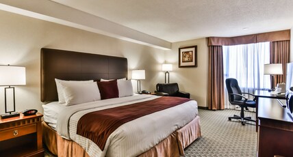 Best Western Plus Cambridge Hotel Room Type - 1 King Bed, Non-Smoking, Wireless High-Speed Internet, Refrigerator, Work Desk, Coffee Maker, Full B Best Western Plus Cambridge Hotel Room Type - 1 King Bed, Non-Smoking, Wireless High-Speed Internet, Refrigerator, Work Desk, Coffee Maker, Full B