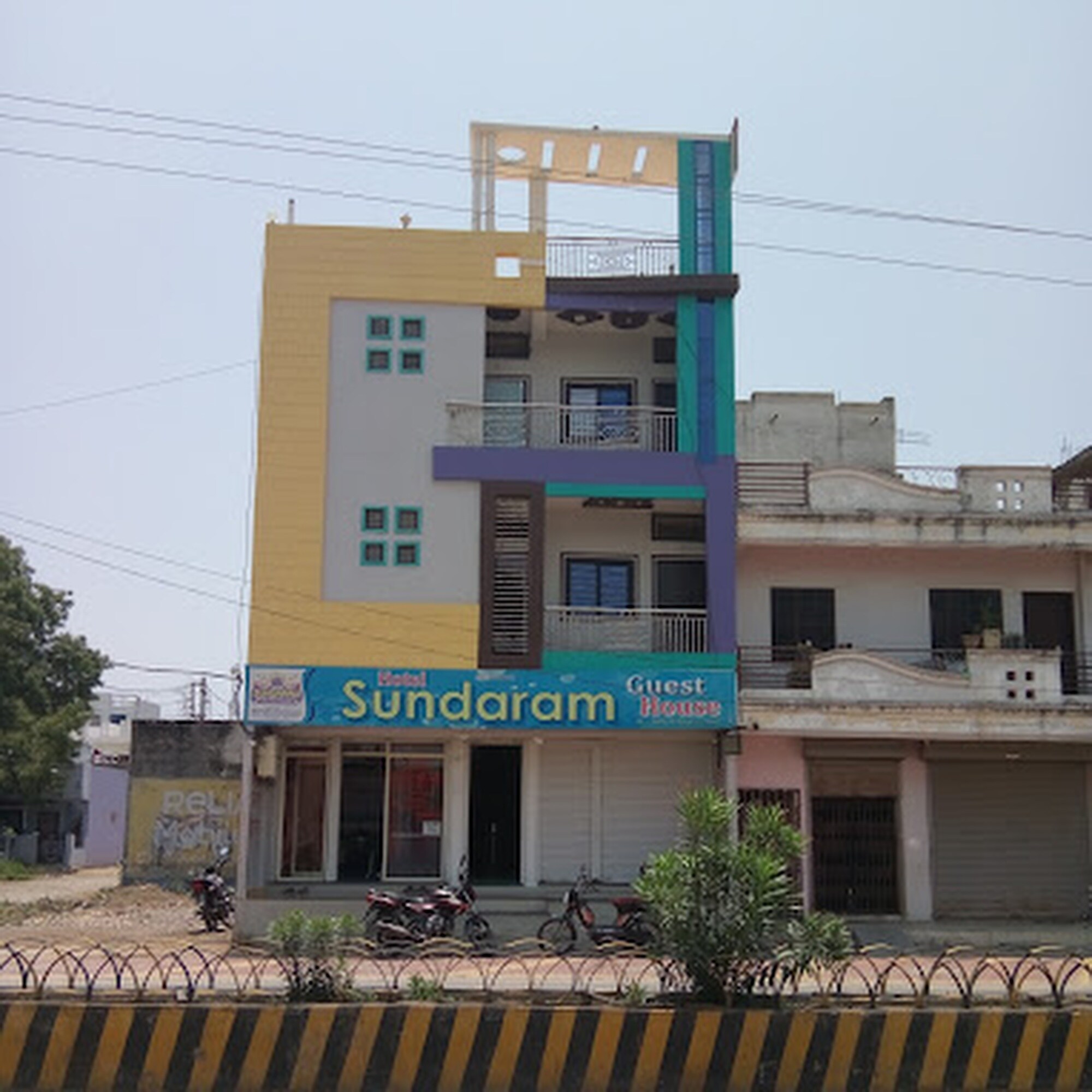 Sundaram Guest House - Tap to explore photos
