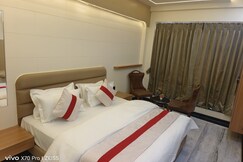 Hotel Indore Palace, Feel At Home (Newly Renovated Hotel)