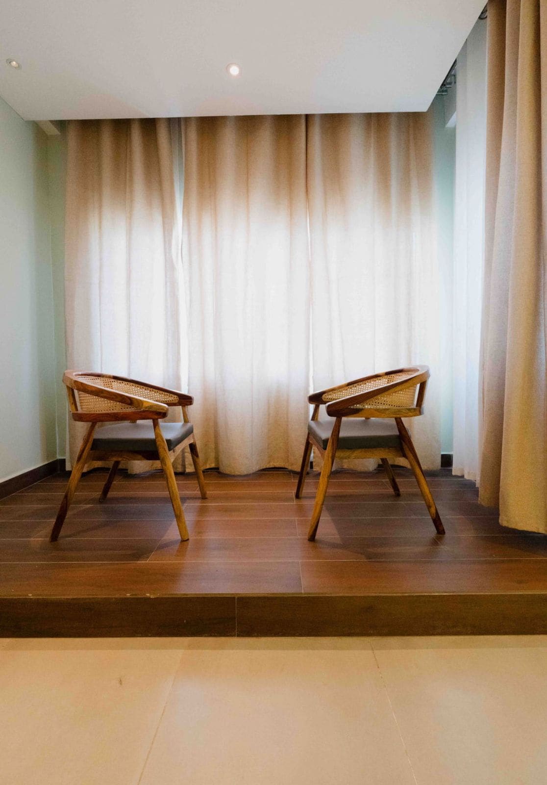 KALO'S - Tap to explore photos