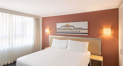 Mercure Newcastle Room Type - Deluxe Two Bedroom King Suite